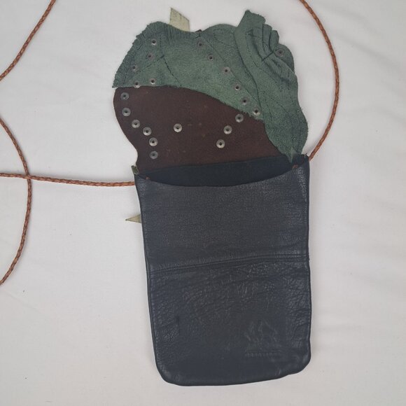 White Buffalo Creations Handmade Leather Crossbody - Picture 5 of 16